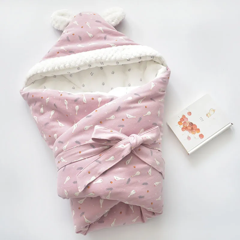Couverture d’Emmaillotage à Capuche pour Bébé – Couverture Polaire Douce avec Oreilles