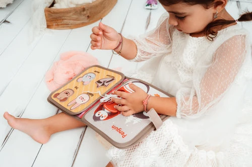 Livre sensoriel en tissu Montessori pour bébés – Jouet interactif doux pour le développement précoce