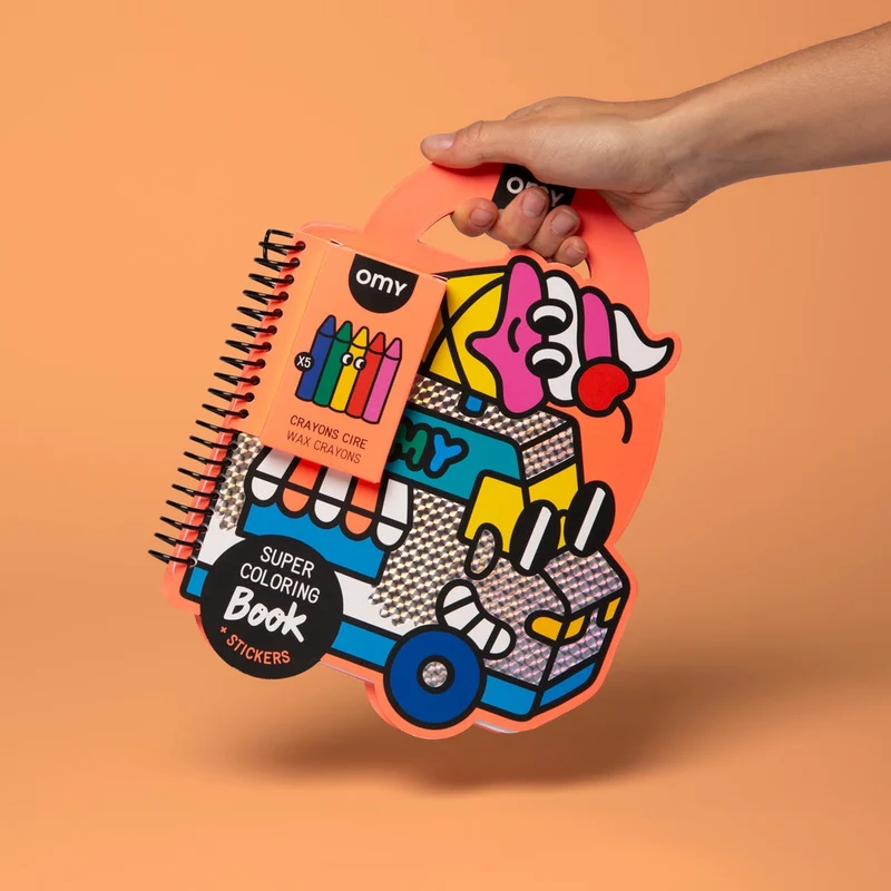 OMY – Cahier de coloriage Yummy food truck + crayons & stickers – Dès 3 ans