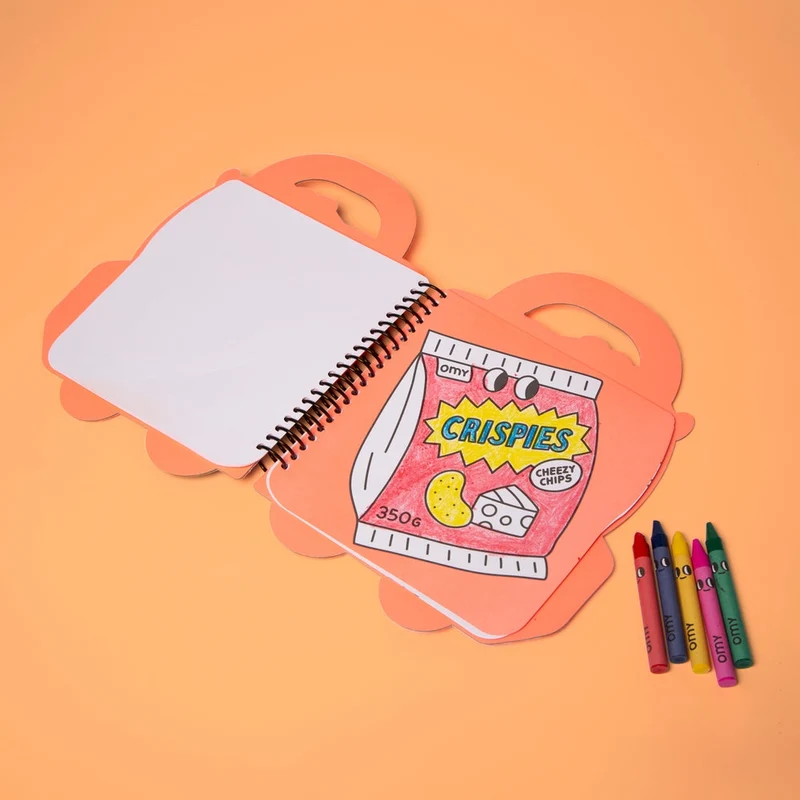 OMY – Cahier de coloriage Yummy food truck + crayons & stickers – Dès 3 ans