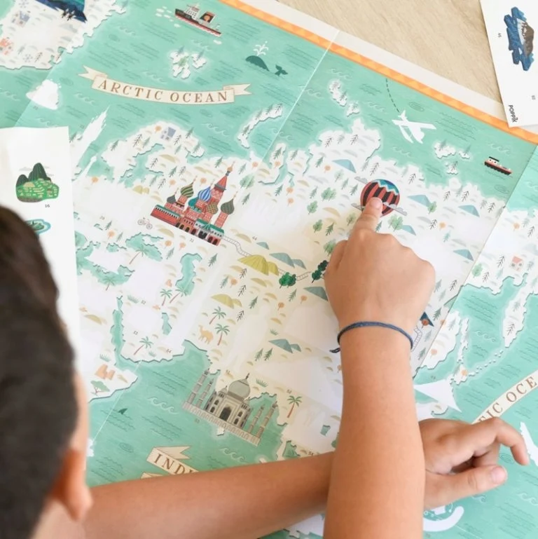 Poster pédagogique monuments du monde enfant – Stickers Poppik