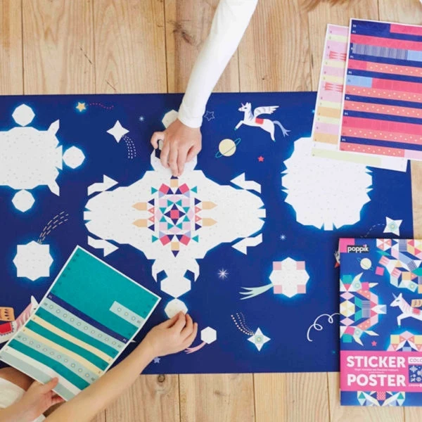 Poster Constellations enfant Poppik – 1000 stickers – Activité créative inspirée Montessori