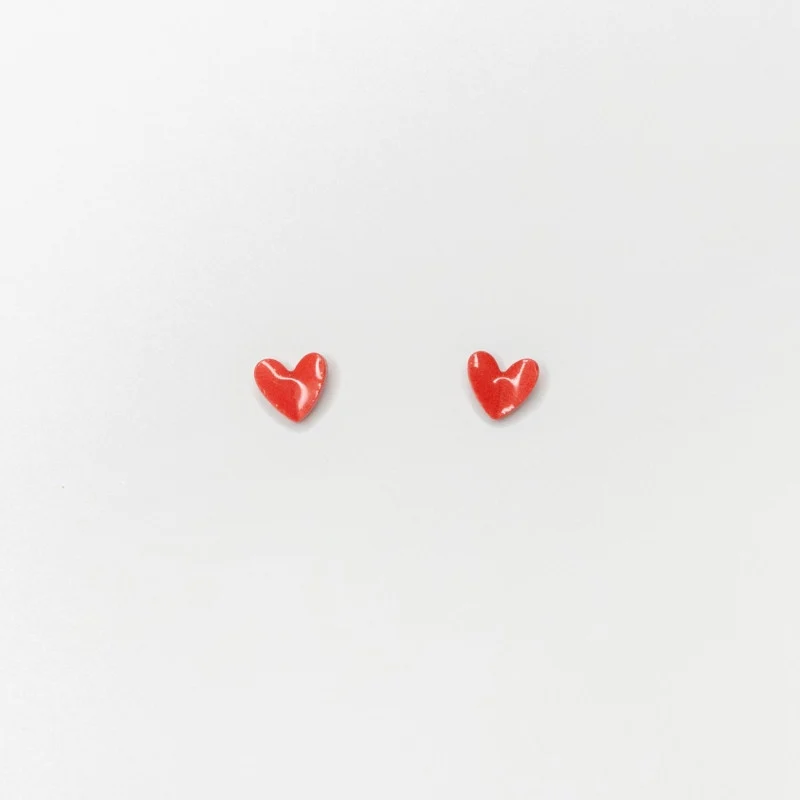 Boucles d’oreilles Cœur en porcelaine peinte à la main – Puces acier inoxydable