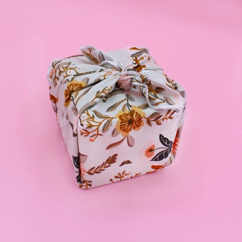 Furoshiki Romantique en coton – Emballage cadeau zéro déchet (4 tailles)