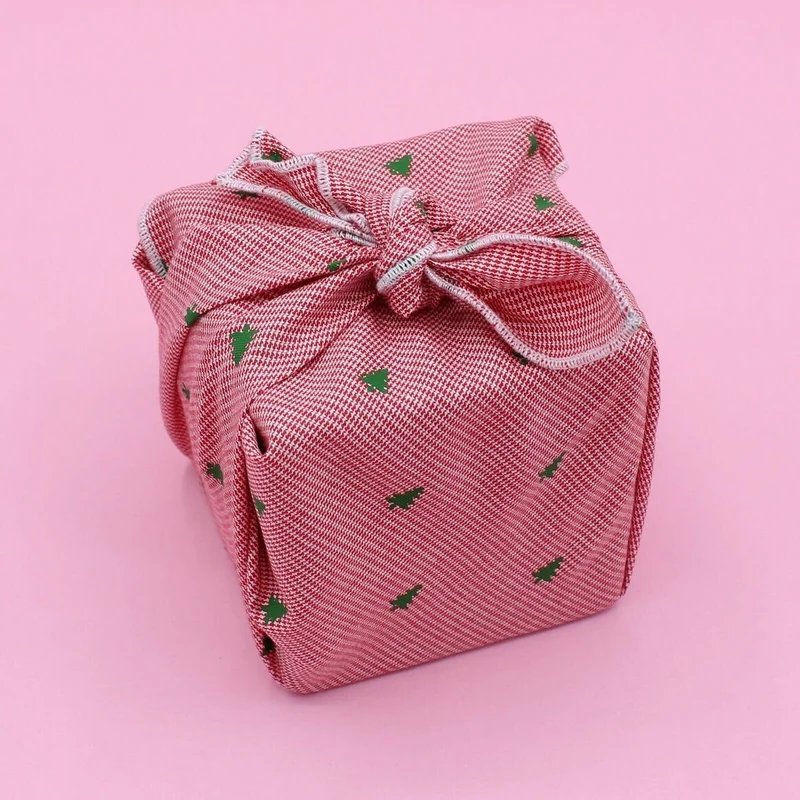 Furoshiki Petits Sapins en coton – Emballage cadeau zéro déchet (4 tailles)