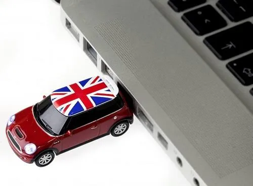 USB Retractable Mini Cooper S 1:68 Flash Drive 8GB / Clé USB rétractable Mini Cooper S 1:68 8 Go