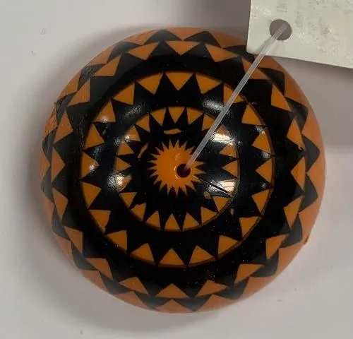 Geometric Dome Poppers (Orange Triangles) - Poppers géométriques en dôme (triangles orange)