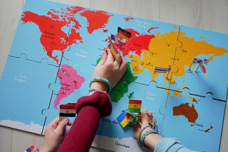 Mon coffret Montessori des drapeaux du monde -Nathan