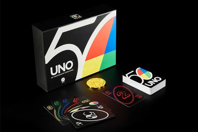 Uno 50th Anniversary Limited Edition Card Game / Jeu de cartes en édition limitée pour le 50e anniversaire